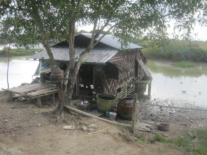 This was a pretty typical medium sized house built on the canal.