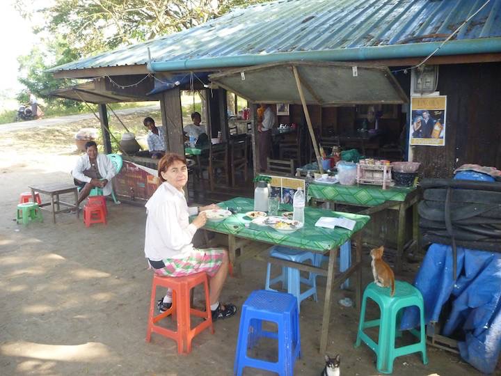 At a road junction we stopped for lunch. Annette pointed to some eggs and we had it with rice